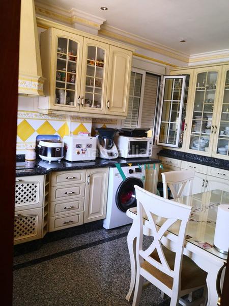 Foto e794c1e6-618b-4257-be83-7c34993a7ad4. Chalet con parcheggio piscina in Nueva Alcalá Alcalá de Guadaira