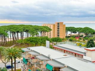 Ático en La Pineda. Piso en la pineda , 4a planta, con vistas al mar!!!