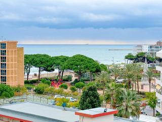 Àtic a La Pineda. Piso en la pineda , 4a planta, con vistas al mar!!!