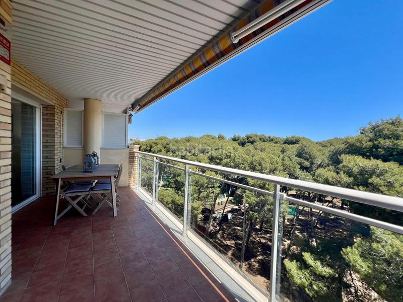 Foto a0812068-5415-45f6-a1cc-37bb481644f5. Àtic amb piscina a Mar i Camp - Platja dels Capellans Salou