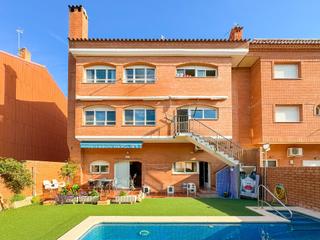 Xalet  Avenida vidal i barraquer. Se vende chalet en el centro de cambrils