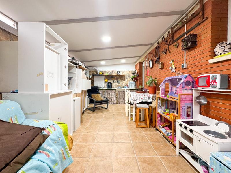 Foto a092b89d-23f6-4884-ad40-1523191396fb. Casa adossada amb calefacció aparcament a casc antic - nou Cambrils Cambrils