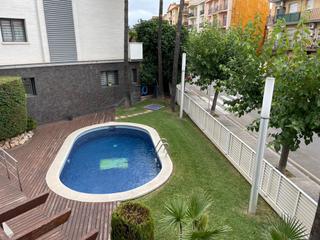 Casa adossada a Avenida s jordi 24. Se vende casa adosada de cuatro plantas en torredembarra, cuatro