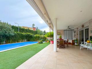 Chalet in Bosques de tarragona. Acogedor chalet en urbanización bosques de tarragona nuda propie
