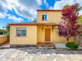 Casa  Avenida torrent del. Descubre el hogar de tus sueños!!!