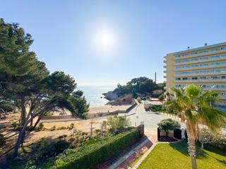 Xalet  Dunes les. Tu vida frente al mar comienza aquí  salou, primera línea de pla