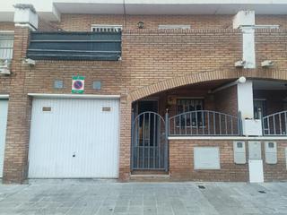 Casa adosada  Carrer mas d'iglesias. Adosado con piscina privada en reus