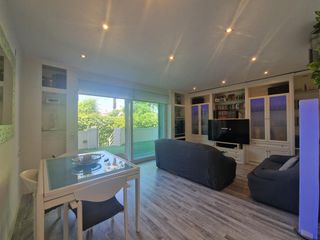 Rez-de-chaussée  Calle cl ametlla de mar 11 es:a pl:00 pt:01 barna sol 43. Hermoso piso esquinero, planta baja, con jardín privado, parking