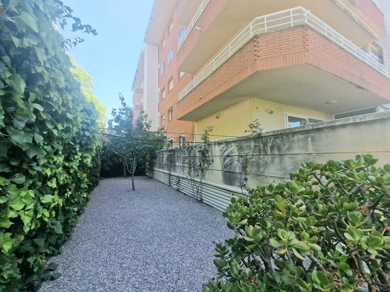Foto e84c6898-d8e9-44d4-b4be-00c72d6cf85a. Planta baixa amb calefacció aparcament piscina a Salou