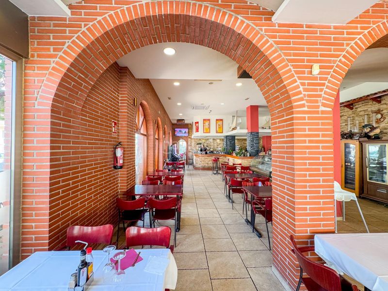 Foto 44be0e83-9aca-441a-acea-f95aee2b31a0. Local comercial oportunidad unica !!! restaurante en funcionamiento y muy rentable en el centro de La Pineda en Vila-seca