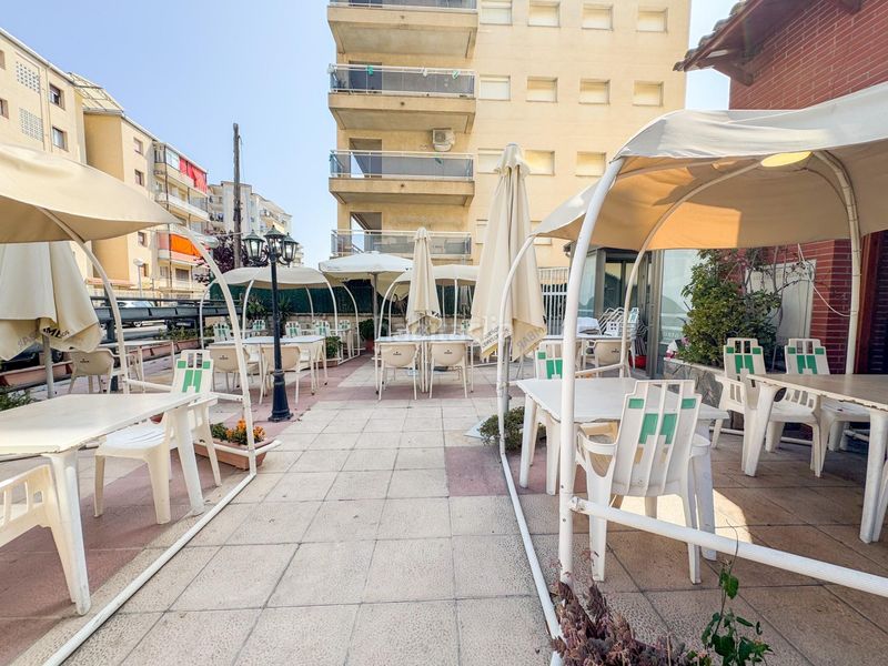 Foto a76574bd-a8e5-4fce-ac02-50fa1f78a09f. Local comercial oportunidad unica !!! restaurante en funcionamiento y muy rentable en el centro de La Pineda en Vila-seca
