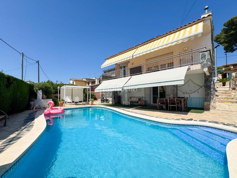 Foto 5f0a6a0a-df26-41e2-a305-13e23148caf8. Chalet  independiente con piscina, jardin y spa en Roda de Barà