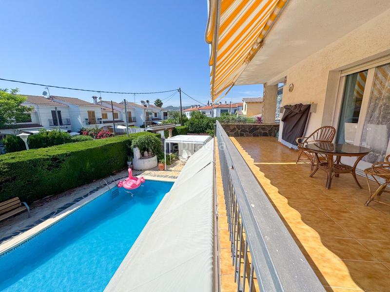 Foto c243ea30-b1a4-4bb3-acb2-db5df2b4fd2f. Chalet  independiente con piscina, jardin y spa en Roda de Barà