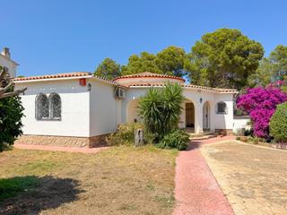 Chalet in Platja de Mont-roig. Hogar en la costa tranquilidad y comodidad a un paso de la playa
