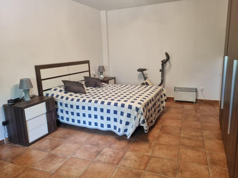 Foto 663c049f-3680-4e50-afe7-0d3f98d2aa15. Country house with heating parking in Llevant Reus