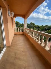 Reihenhaus in Nou Vendrell. Chalet con encanto, vistas a la montaña y gran terreno  hazlo tu