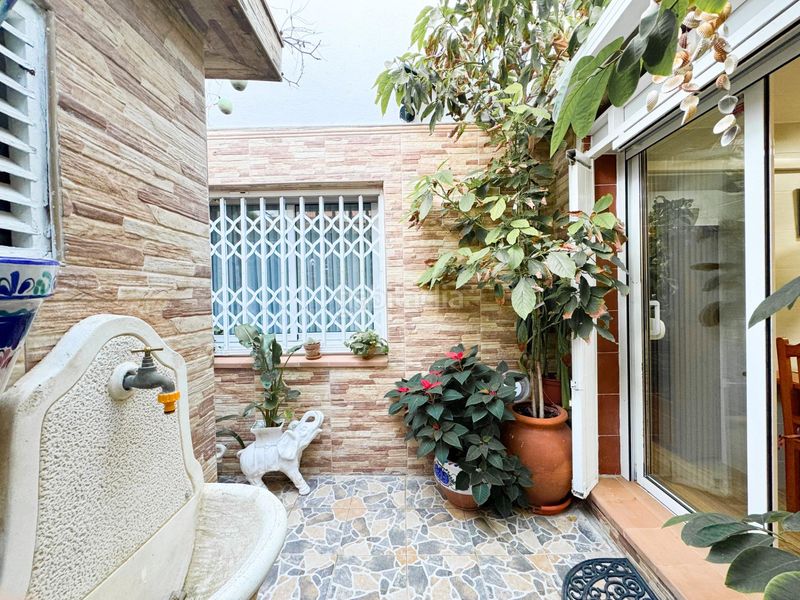 Foto cb17b846-3821-4fa4-9489-c23e41281643. Casa adossada amb calefacció aparcament a Can Tintorer-Can Tries Gavà