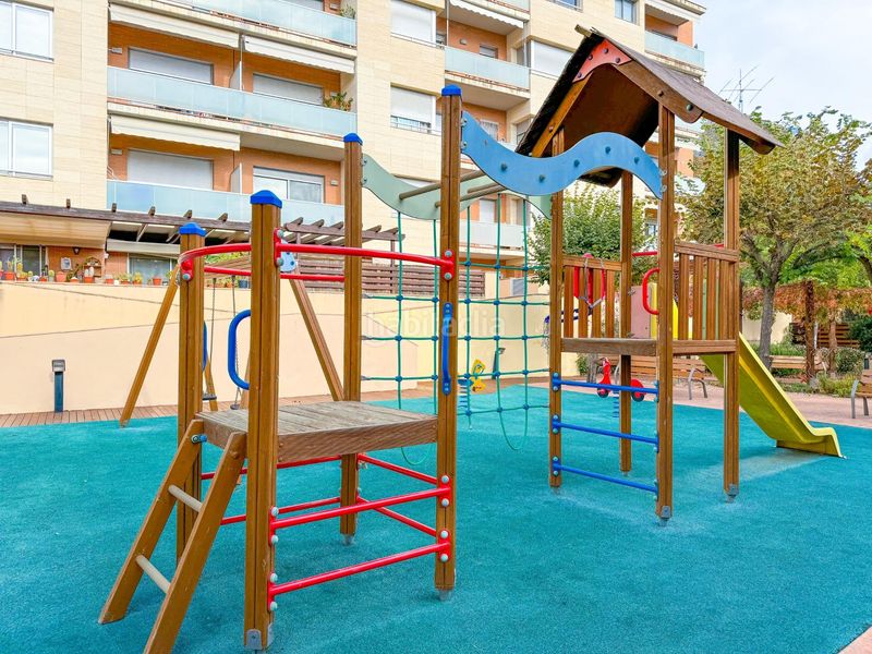 Foto 56a90292-de68-4f40-b5c2-c04fe2f45bdf. Àtic amb calefacció piscina a Valls