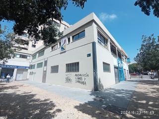 Lloguer Local Comercial a Carranque - Haza Cuevas. Amplio local en avenida andalucia