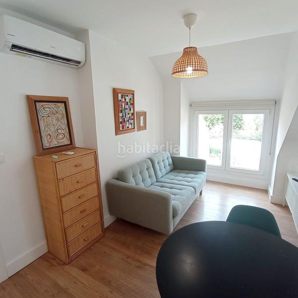 Foto b8aff374-0304-4c08-9329-667398763297. Alquiler estudio moderno estudio abuhardillado recinto cerrado con piscina amueblado 1 baño aa. en Málaga