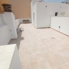 Pis a Los Castillejos - La Trinidad. Ultima planta  terraza de 42 m2  reformado con patio  c diego de