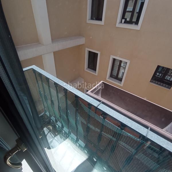 Foto cc1e0e68-8afb-4966-ba76-34013872fd86. Alquiler piso  amueblado en c carreteria 2 dormitorios baño. en Málaga