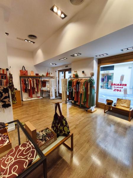 Foto 3526fc4d-e81e-4fcd-88f2-1b8685f810e9. Rent business premise in Centro Histórico Málaga