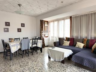Pis  Calle azorín. Piso a la venta en la font dencarrós