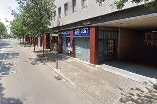 Lloguer Local Comercial a Carrer de santa eugènia 92. Local comercial molt gran i amb molta llum natural
