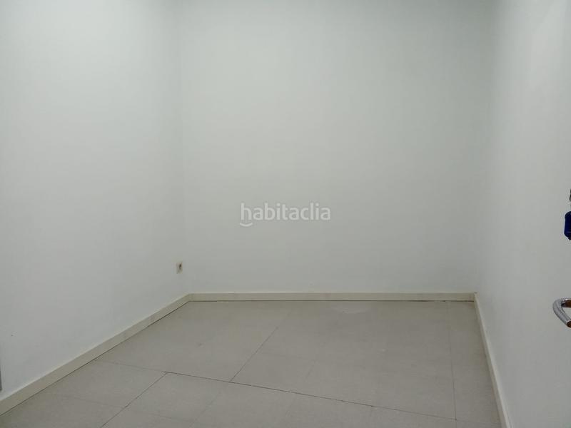 Foto 9a848b09-4544-4b5c-a2ac-99b7d4044232. Location local commercial dans carrer de santa eugènia 92 dans Girona