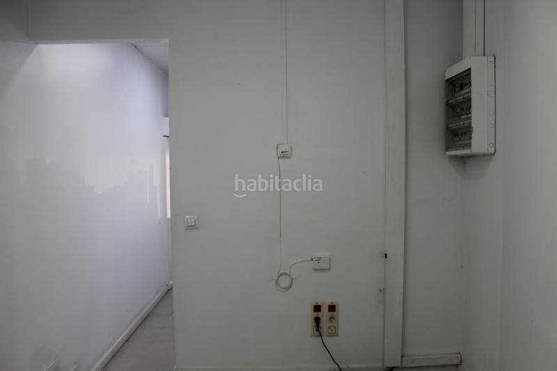 Foto f1c59315-1f6e-49d8-be4e-839dae58d270. Location local commercial dans carrer de santa eugènia 92 dans Girona