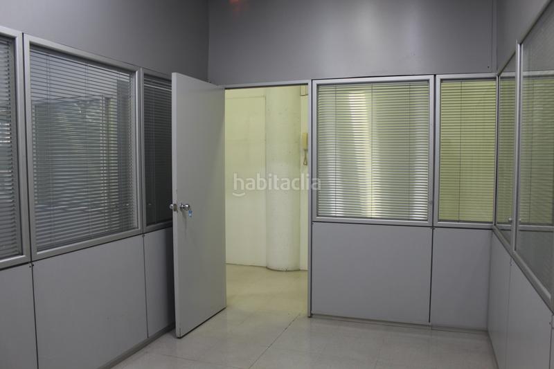 Foto 2e61047a-5126-40e4-bc8b-3d57940b2699. Rent business premise in carrer de santa eugènia 92 in Girona