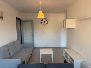 Location Appartement  Carrer del riu fluvià. Pis per estudiants !!