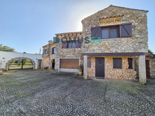 Rent Country house in Muro. Chalet de alquiler en muro