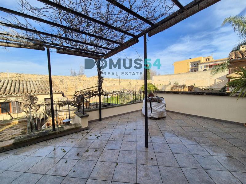 Foto c438c551-cbe8-4378-bff9-88dca059579f. Haus in ciutat d´Alcúdia Alcúdia