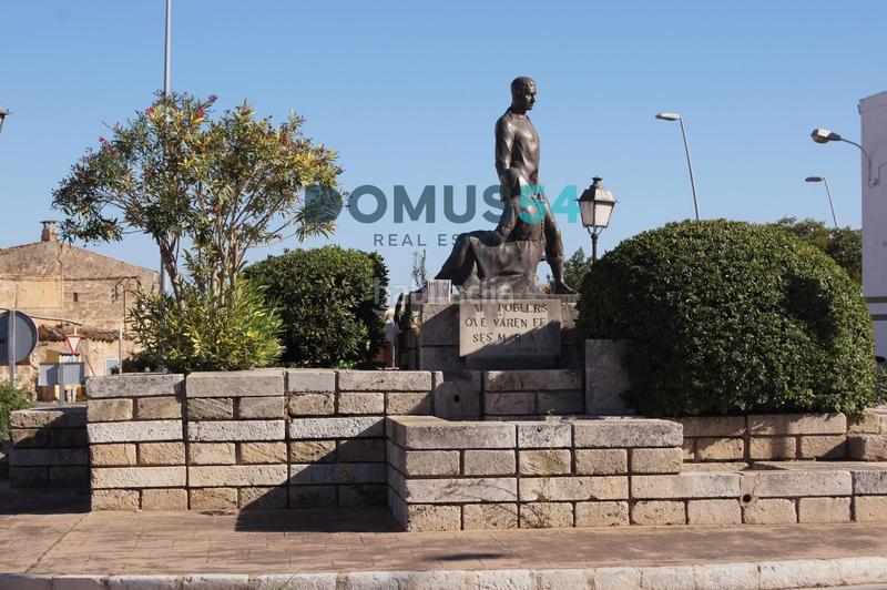Foto f0373dc1-64bd-4e24-a376-3bd3cb778497. Aparcament cotxe a Sa Pobla