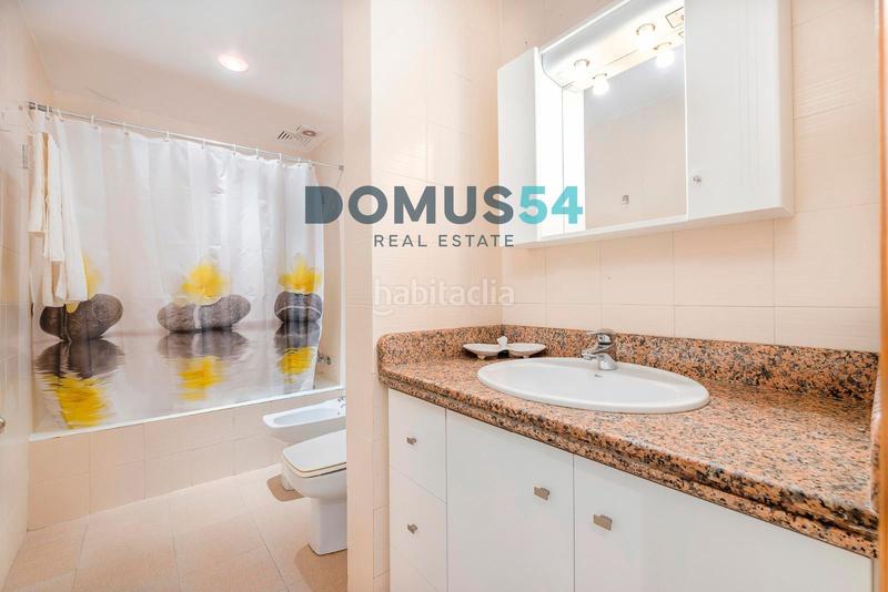 Foto 5708836a-04c5-4242-b6ad-bf165b6b2359. Alquiler apartamento  duplex de alquiler primera línea de mar en puerto de alcudia en Alcúdia