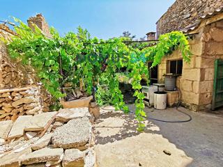 Casa  N/a. Casa para reformar en venta en santa margalida