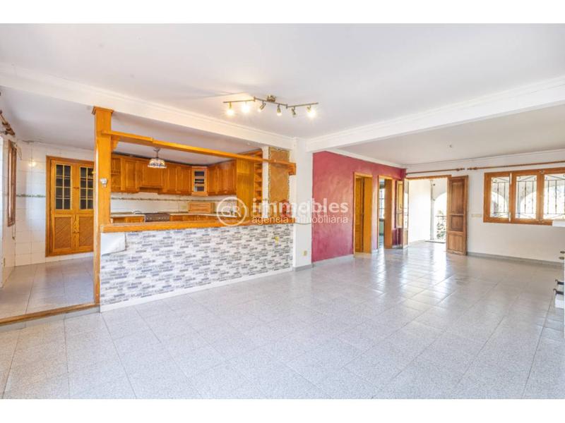 Foto 3c0a3f4d-969e-440b-b0ca-4d45183e9398. Casa amb aparcament a Alaró