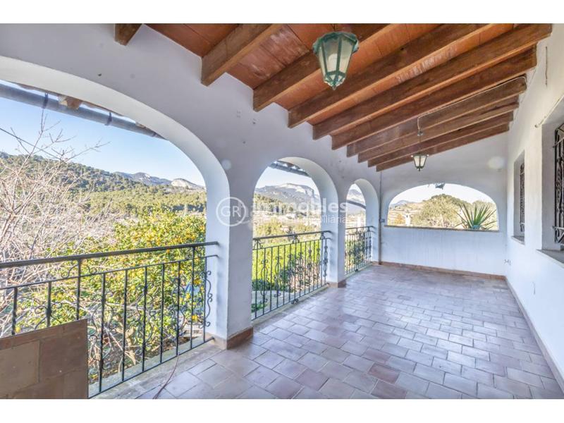 Foto c4e960fc-3908-45d3-9cd3-b61c4ff938d0. Casa amb aparcament a Alaró