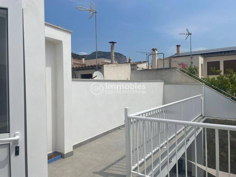 Foto fbbaeb6a-d624-4de0-ac19-2a79adc50e03. Casa con piscina in Alaró