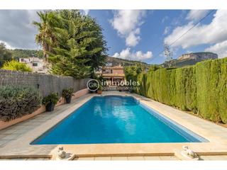 Casa a Alaró. Encantadora casa mallorquna con piscina