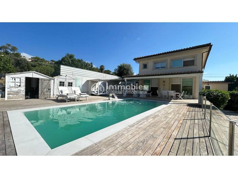 Foto 6db2f2af-9a9e-412b-8dea-d96865fb44a0. Xalet amb calefacció aparcament piscina a Selva