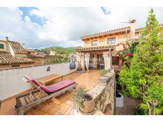 Casa en Alaró. Casa reformada con licencia vacacional etv
