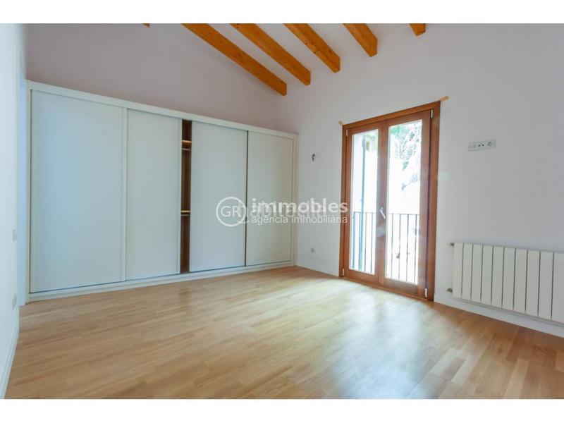 Foto 7f84df69-f6b1-4263-8b3a-8e2a1a976a48. Casa aparellada amb aparcament piscina a Alaró