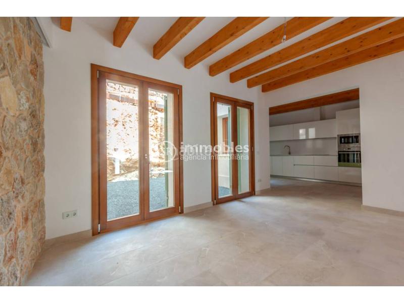 Foto e9c7d87e-dc54-4dd5-b18c-d149011af857. Casa aparellada amb aparcament piscina a Alaró