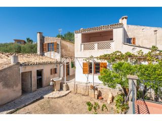 Haus  Calle creu. Casa con vistas despejadas