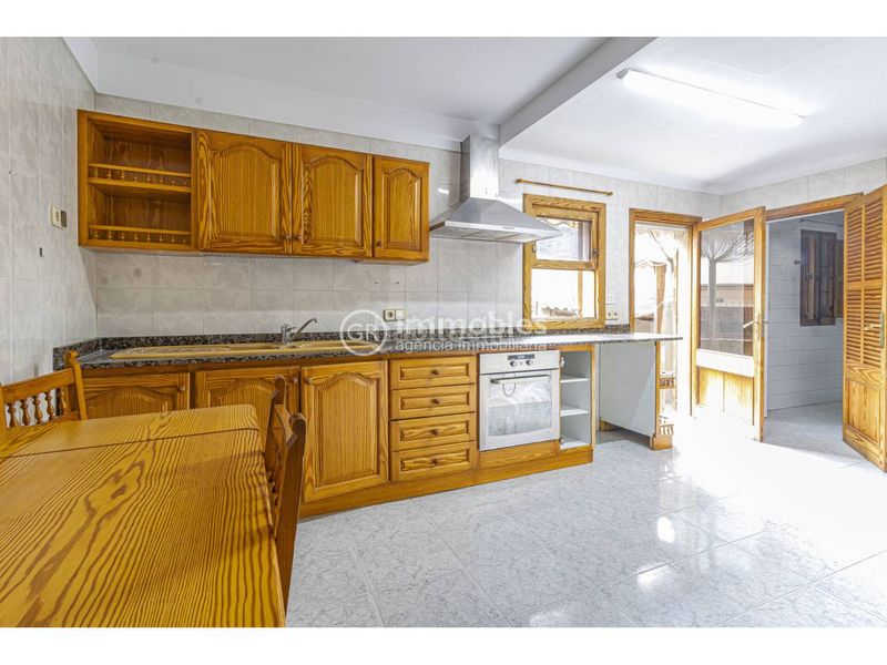 Foto 18aab22f-61db-44bc-8869-b68036cfe3f8. Casa amb aparcament a Selva