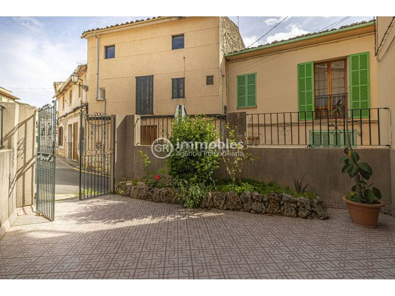Foto 59d4ad10-ff27-4a22-90fc-7ef568f18ed9. Casa amb aparcament a Selva