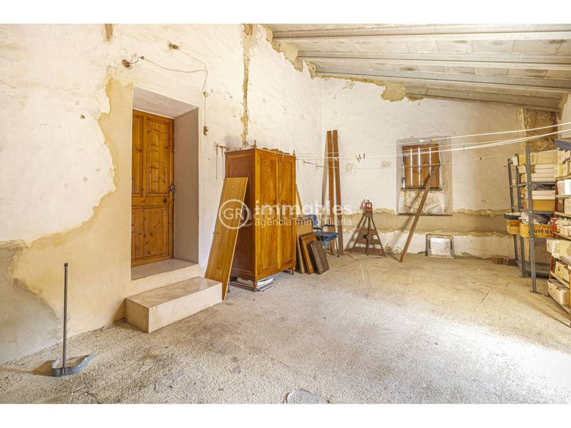 Foto b1f6e8f9-ced0-4b86-b6cc-2ad0fc6bb606. Casa amb aparcament a Selva
